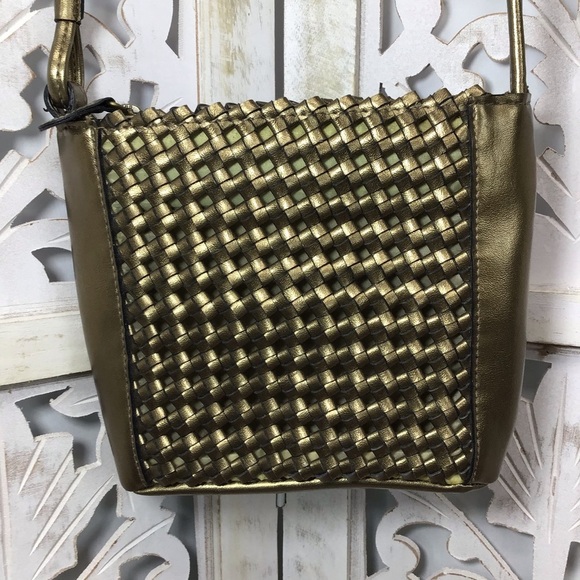 Liz Claiborne Gold Woven Small Crossbody Bag Purse - Picture 12 of 13